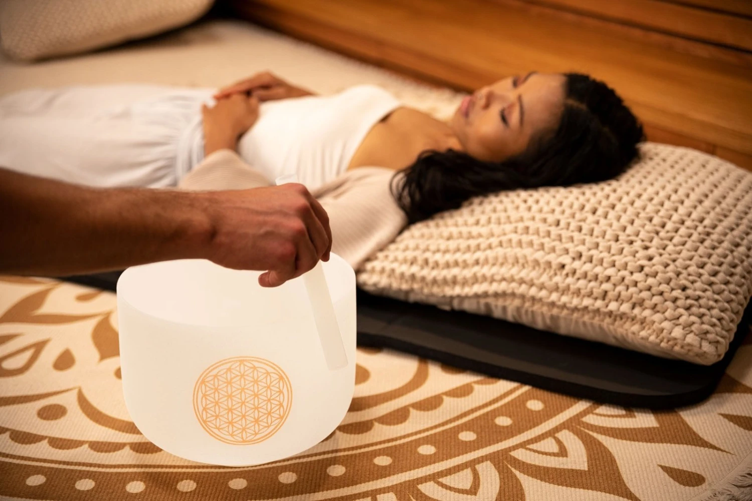 10" Quartz Crystal Singing Bowl - Flower Of Life, 128/256 Hz Note C4 - Image 3