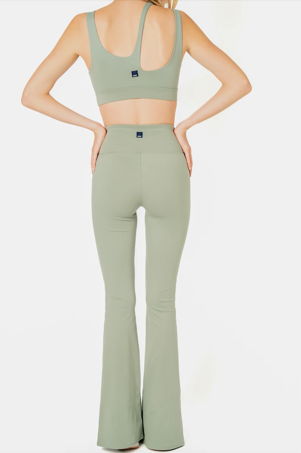 Cut Out Bootcut Legging - Image 10