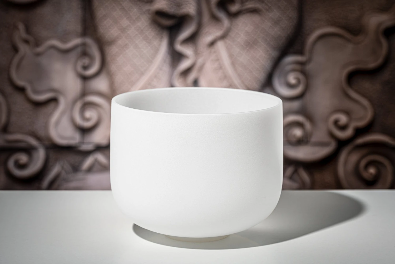 10" Crystal Singing Bowl - 432 Hz Note E4 For Solar Plexus Navel Chakra - Image 2