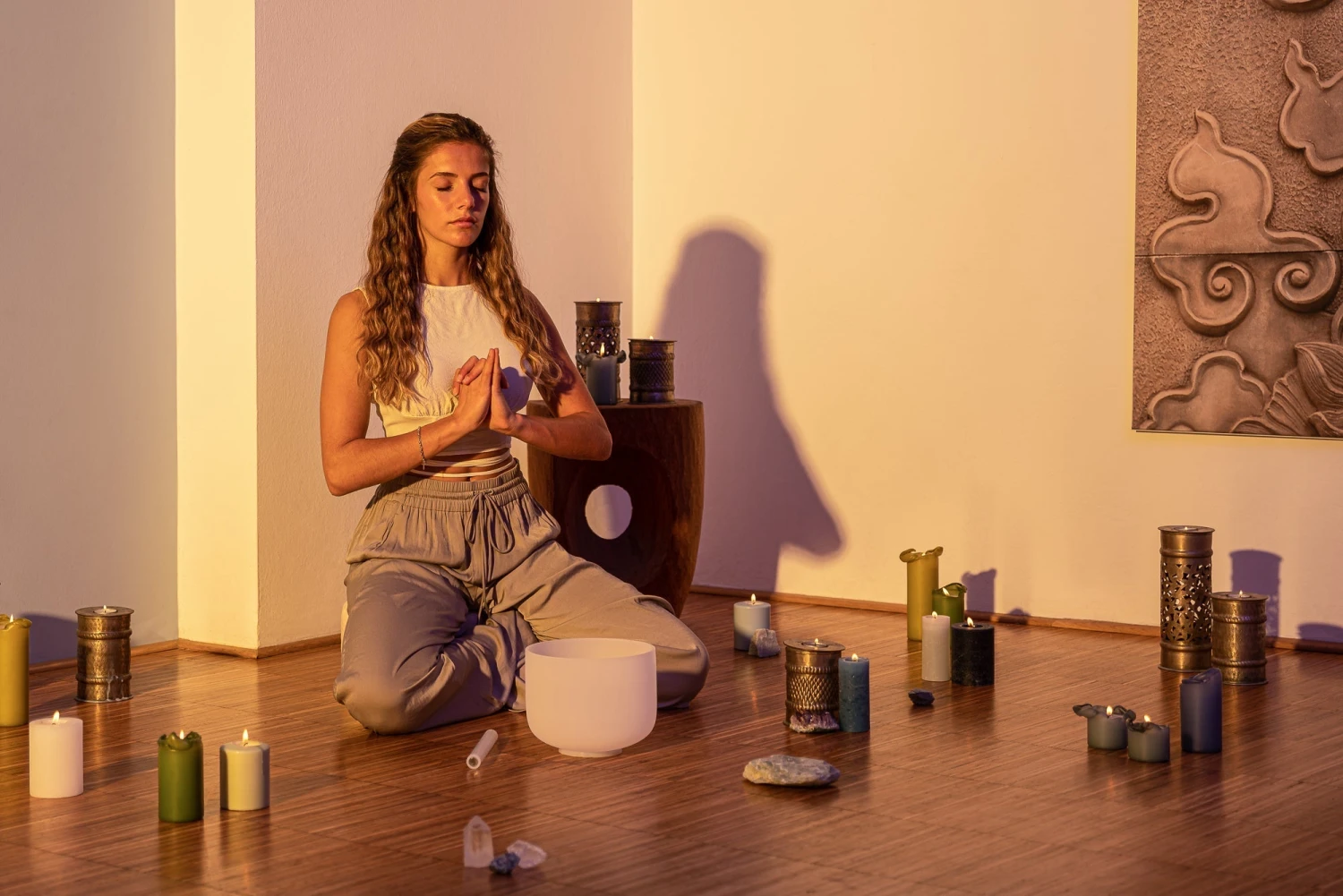 8" Crystal Singing Bowl - 432 Hz Note B4 For Crown Chakra - Image 3