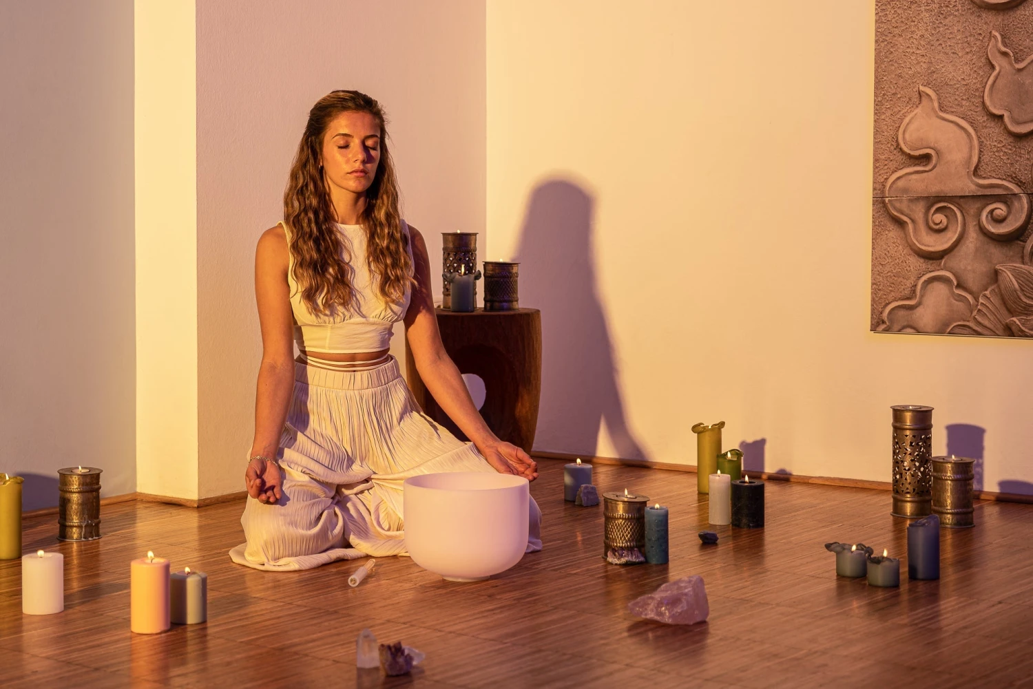 10" Rose Quartz Crystal Singing Bowl F4 - 432 Hz Heart Chakra - Image 2