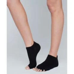 Moonchild Yogawear Toe Socks Black