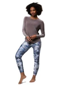 Onzie Tulip Back Long Sleeve Top